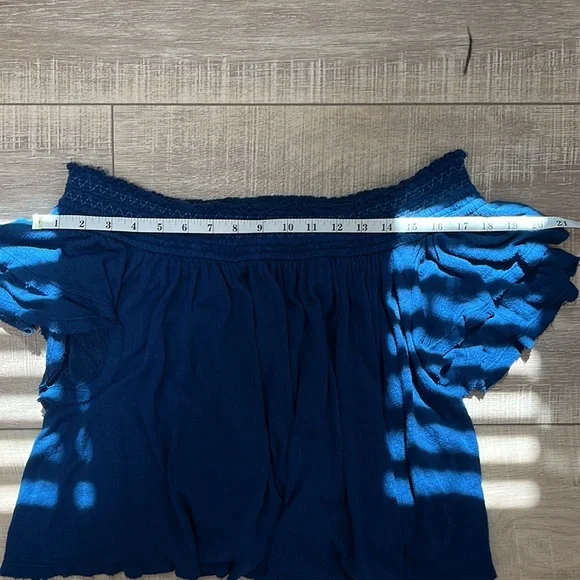Free People Off the Shoulder Crop Frayed Edges  and Back Cut out Blue Size M - Picture 8 of 10